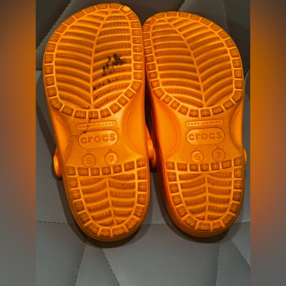 Orange crocs - Picture 3 of 3
